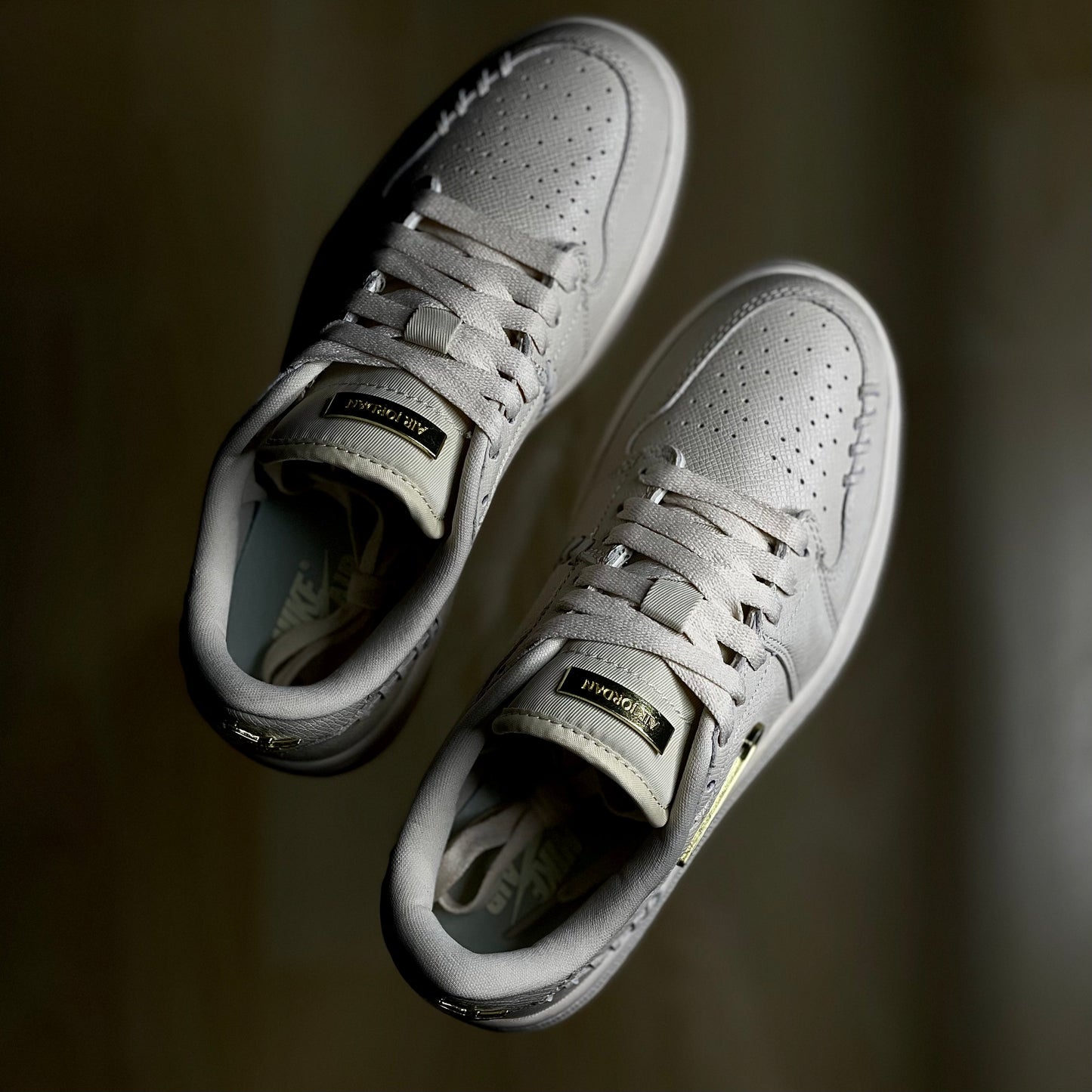 Top view of Air Jordan 1 Method of Make Light Legend Brown β soft tumbled leather upper with classic AJ1 panel layout