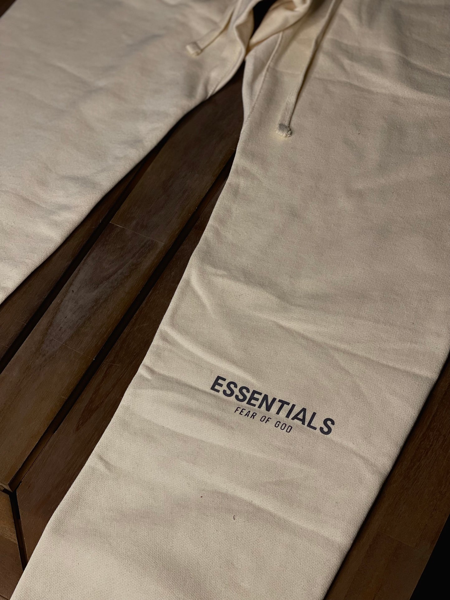 Fear of God Essentials Core Collection Sweatpant in heavyweight fleece with tapered legs, elastic cuffs, side welt pockets, and signature logo detailing_5