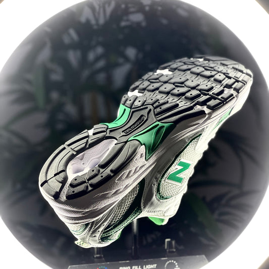 530 - 'White Nightwatch Green' - The Treasury By Tahzir | Online - 2