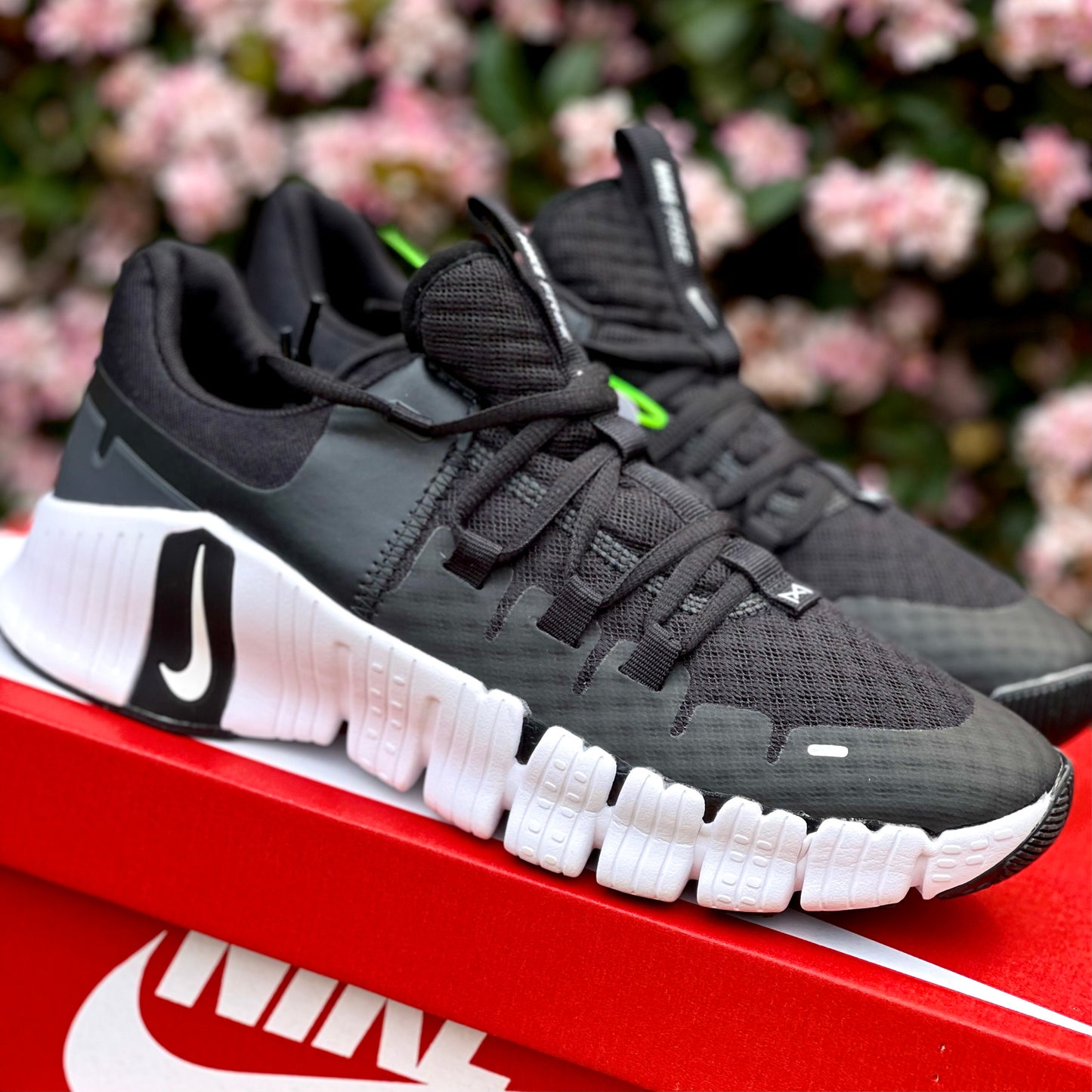 Free Metcon 5 - 'Black White' - The Treasury By Tahzir | Online - 1