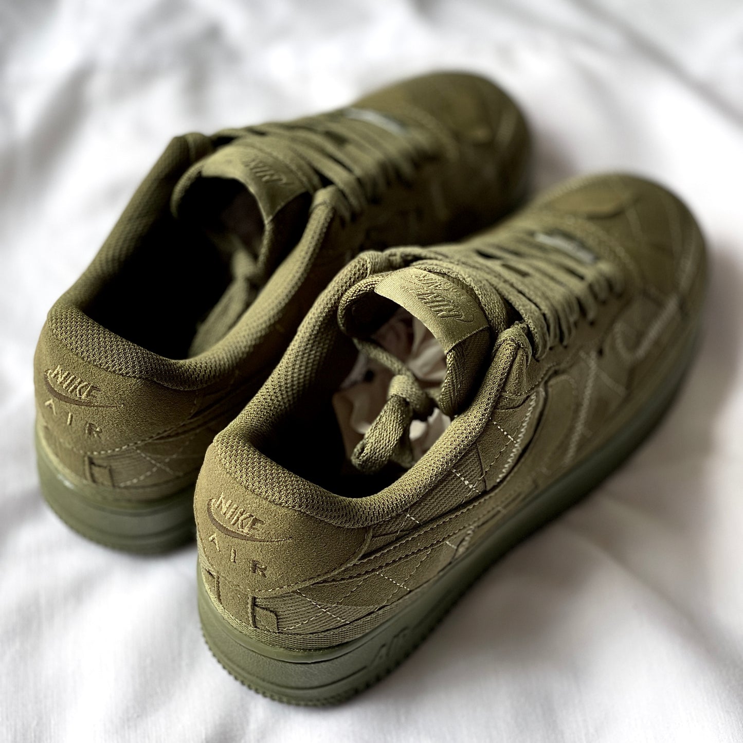 Heel tab and stitching details on AF1 Sequoia