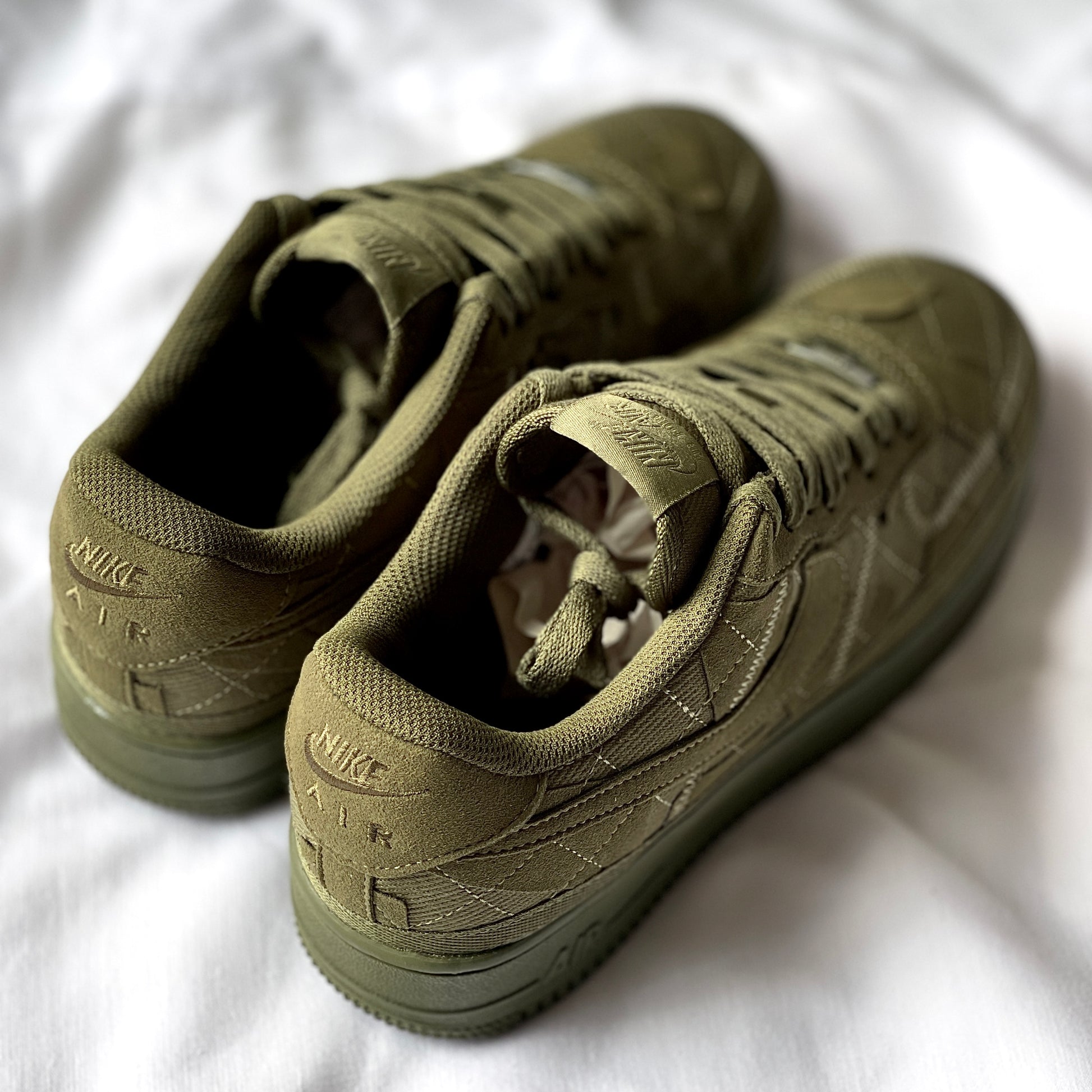 Heel tab and stitching details on AF1 Sequoia