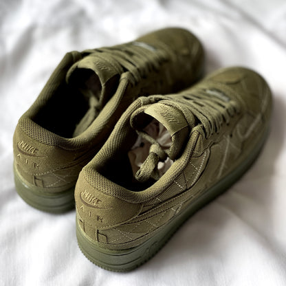 Heel tab and stitching details on AF1 Sequoia