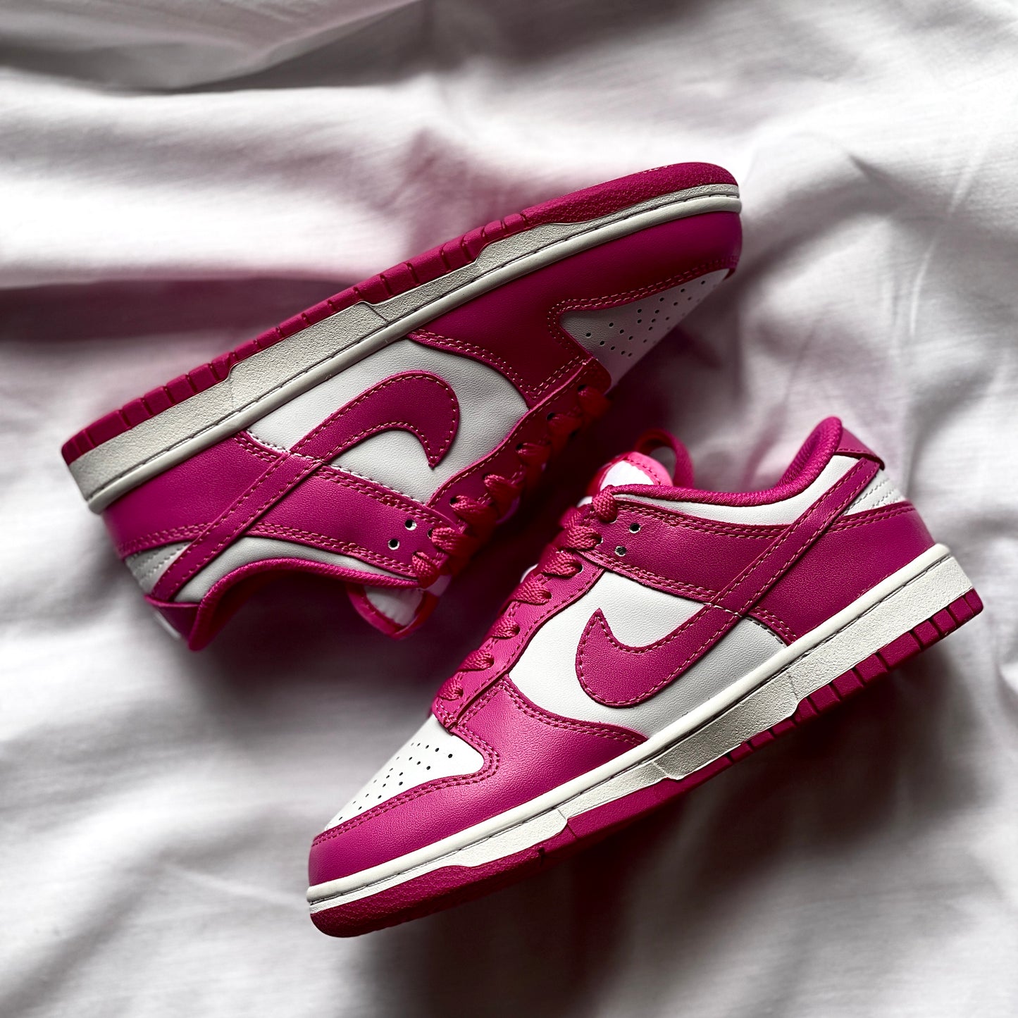 Nike Wmns Dunk Low Next Nature Hot Fuchsia side profile