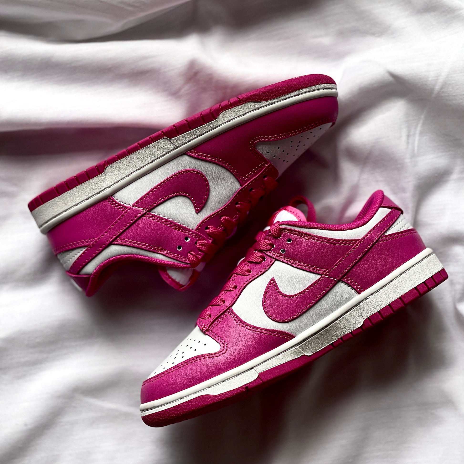 Nike Wmns Dunk Low Next Nature Hot Fuchsia side profile
