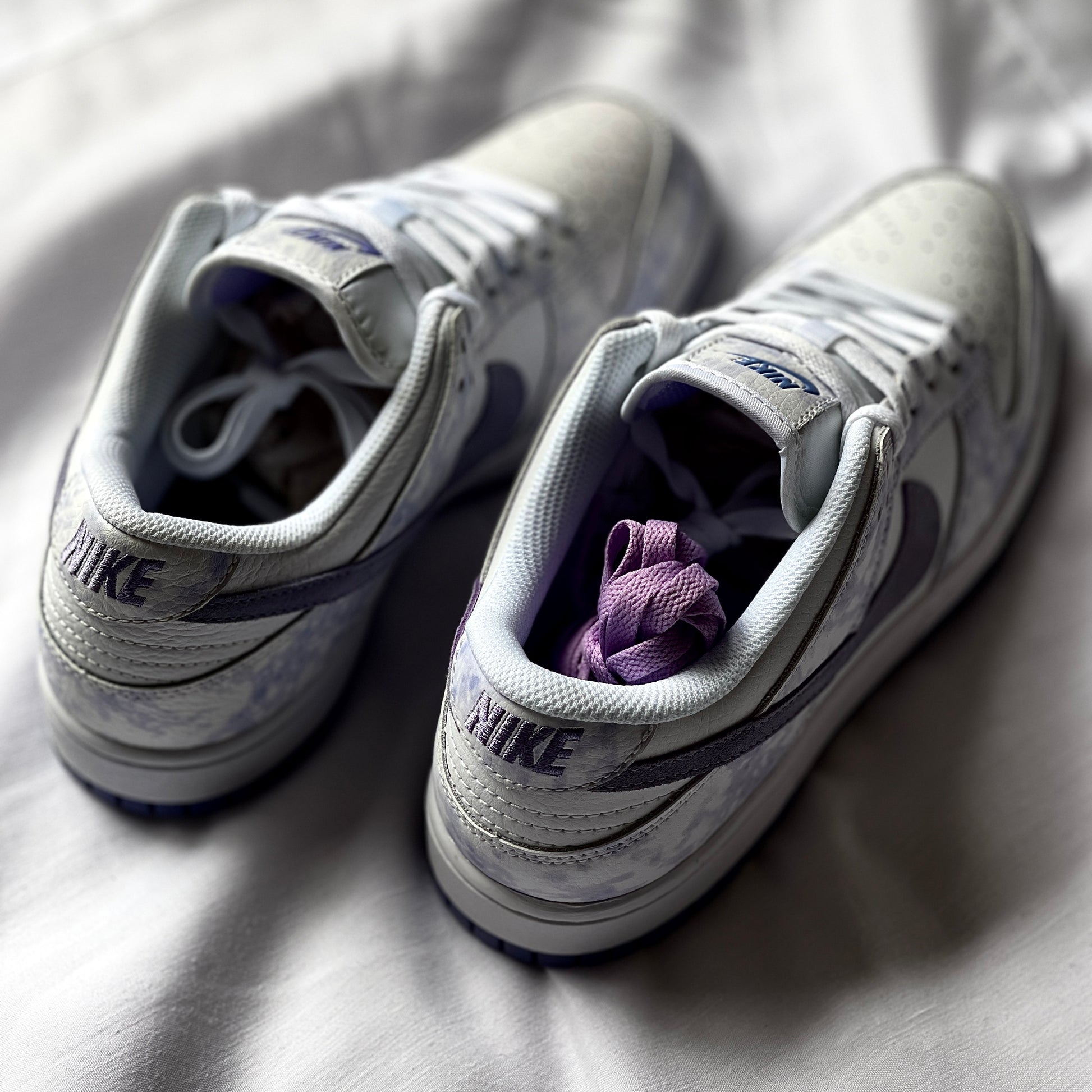 Heel detail of Nike Dunk Low OG Purple Pulse