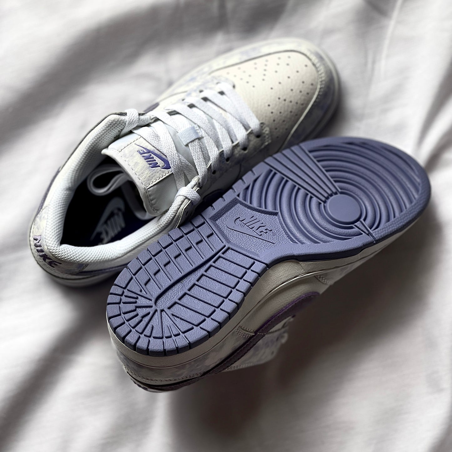 Outsole traction pattern on Wmns Dunk Low Purple Pulse