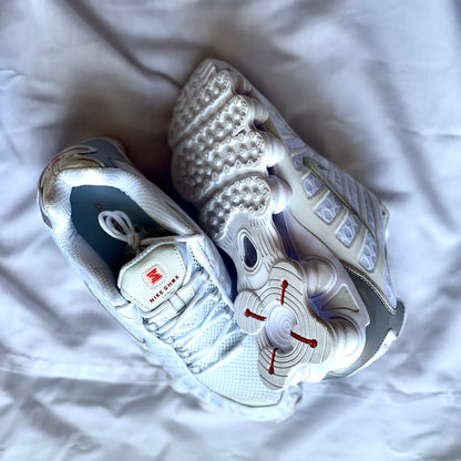 Outsole traction pattern on Nike Shox TL